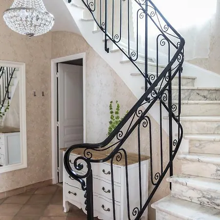 别墅 Stunning Seaview Villa. Sur